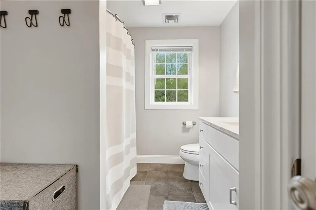 15 Souza Road Tiverton RI 02878