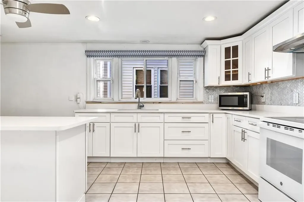 90 Woodbine Street Providence RI 02906