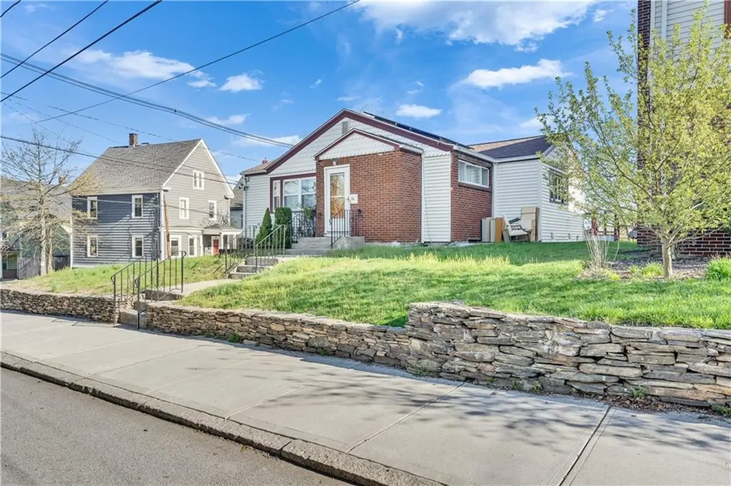 90 Woodbine Street Providence RI 02906