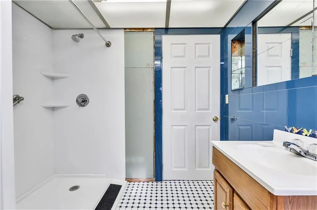 90 Woodbine Street Providence RI 02906