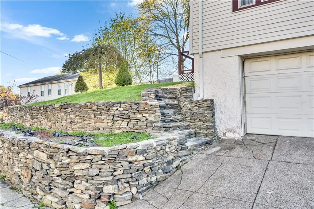 90 Woodbine Street Providence RI 02906