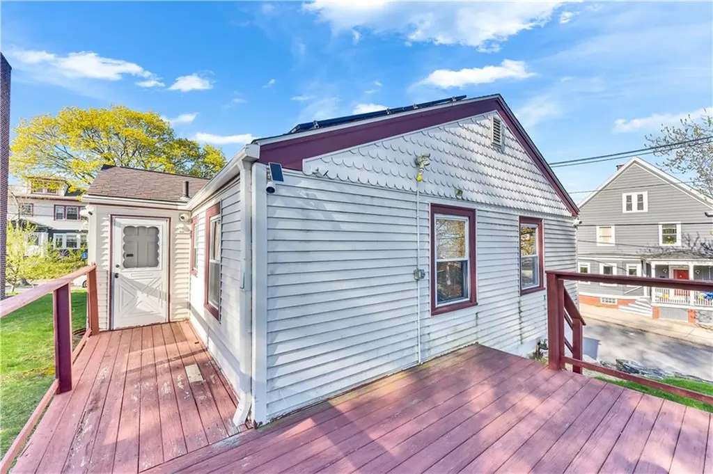 90 Woodbine Street Providence RI 02906