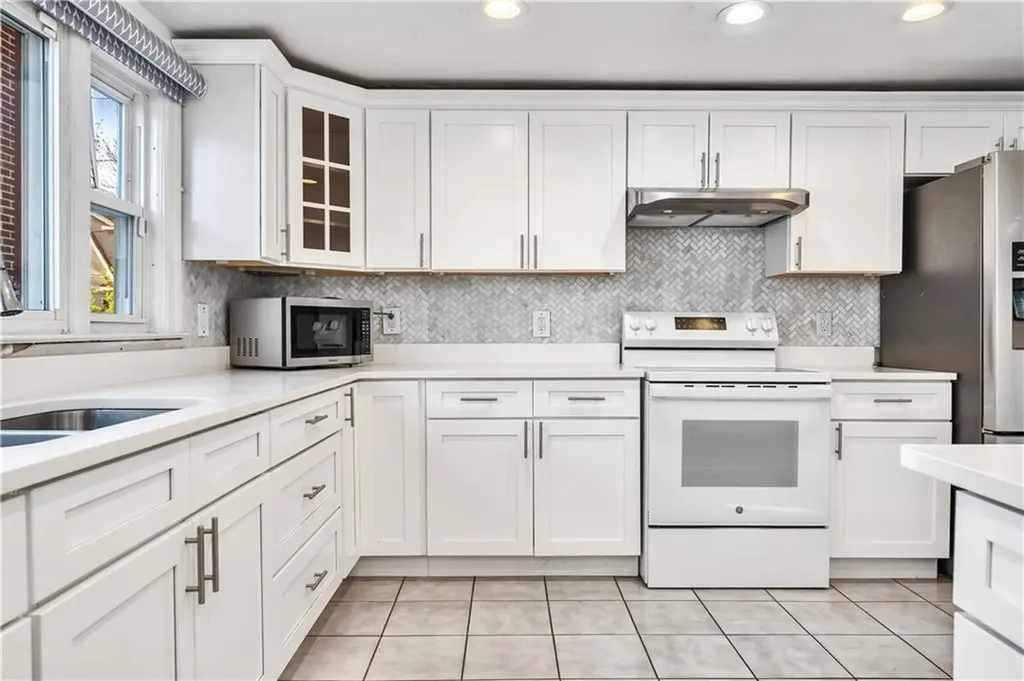 90 Woodbine Street Providence RI 02906