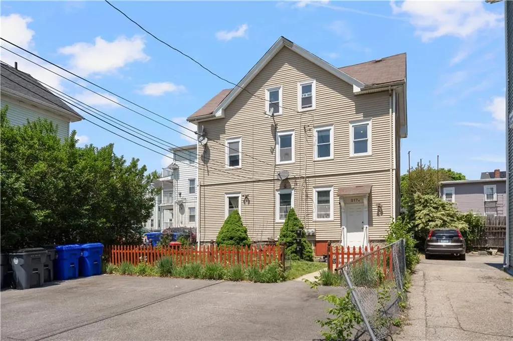 217 Amherst Street Providence RI 02909