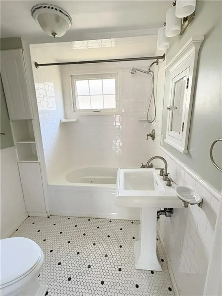 61 Malbone Road Newport RI 02840