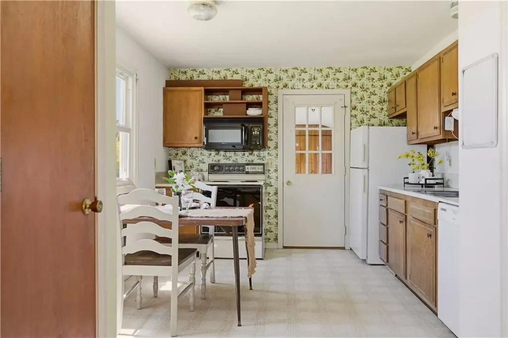 70 Carter Drive Portsmouth RI 02871