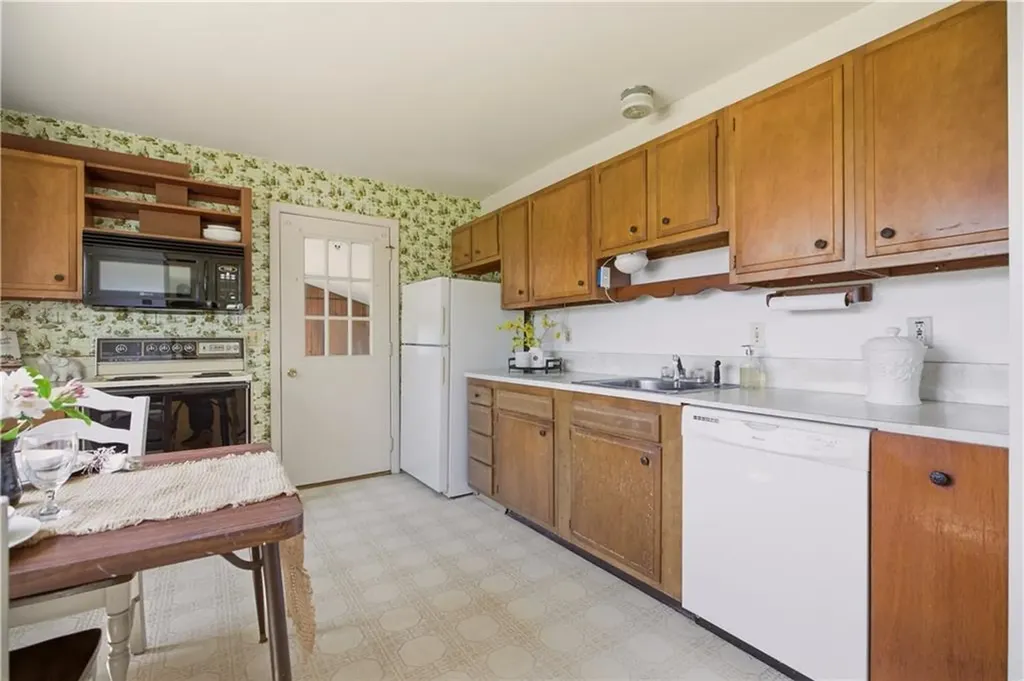 70 Carter Drive Portsmouth RI 02871