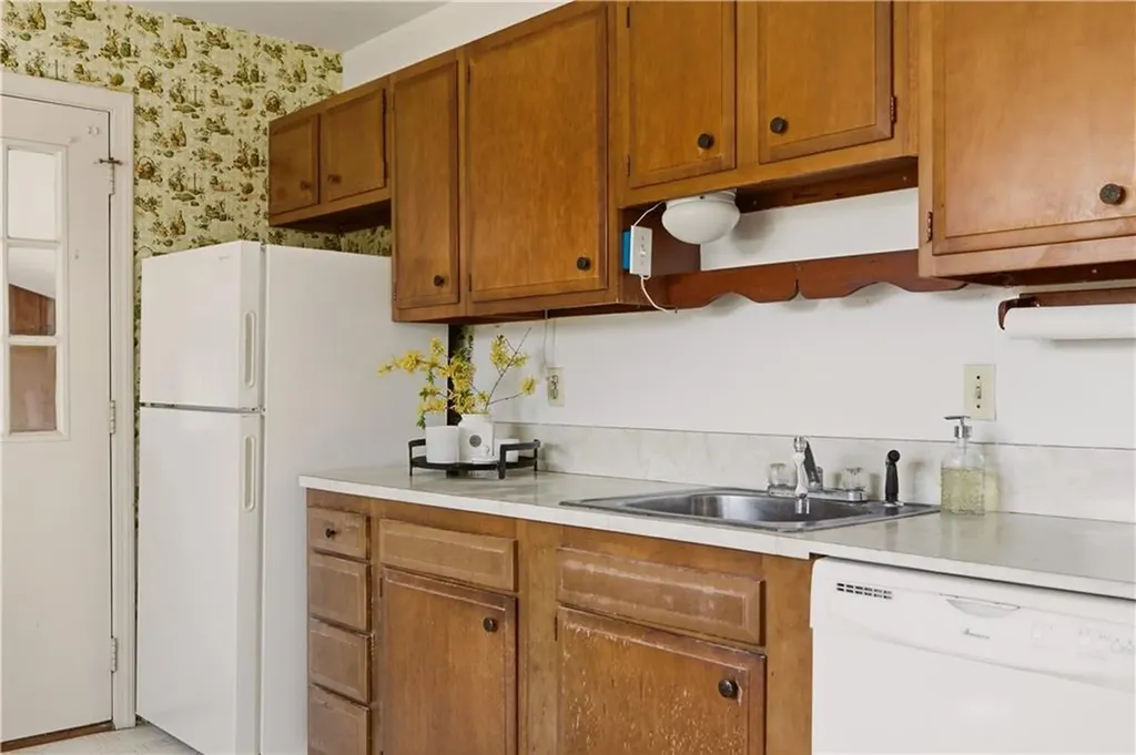 70 Carter Drive Portsmouth RI 02871
