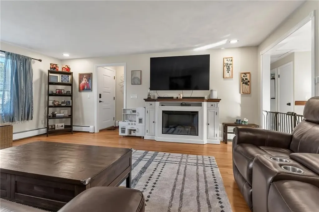 62 Canonchet Trail Cranston RI 02921