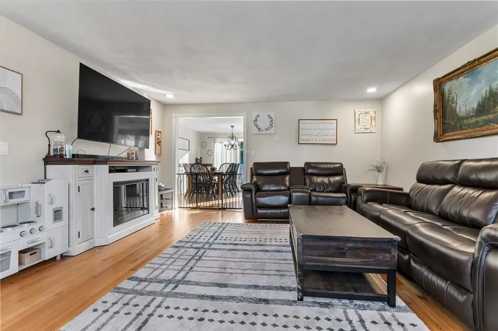 62 Canonchet Trail Cranston RI 02921