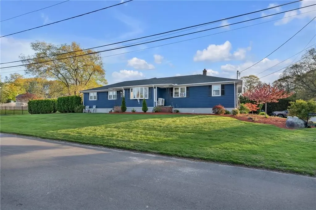 62 Canonchet Trail Cranston RI 02921