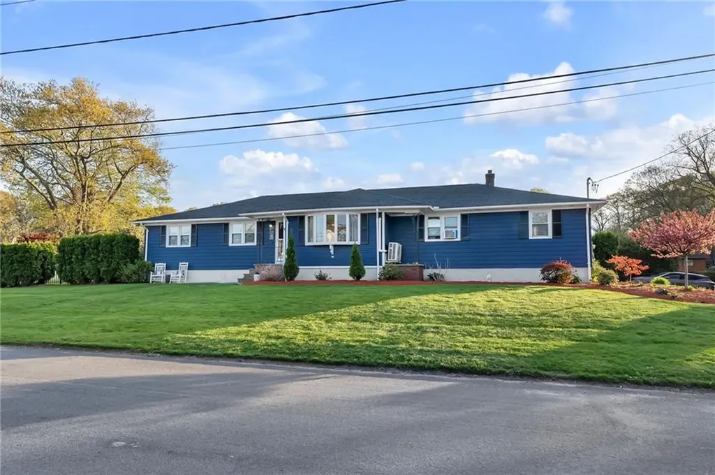 62 Canonchet Trail Cranston RI 02921