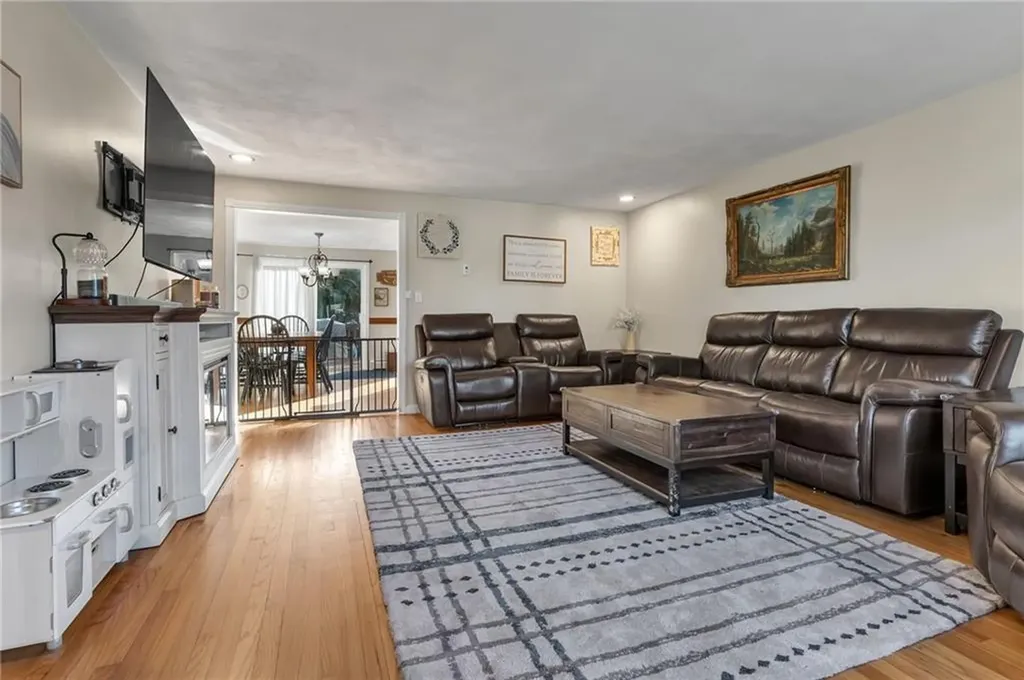 62 Canonchet Trail Cranston RI 02921