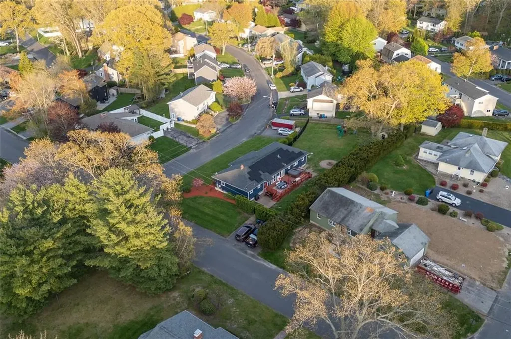 62 Canonchet Trail Cranston RI 02921