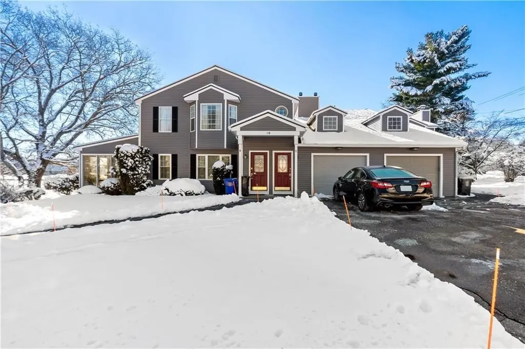 18 Pond Court North Providence RI 02904