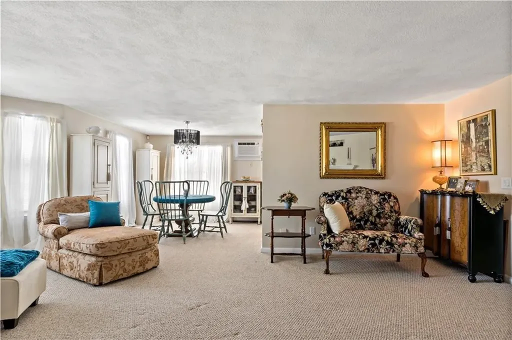 18 Pond Court North Providence RI 02904