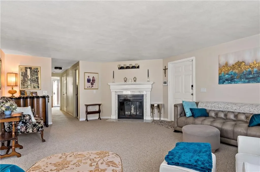 18 Pond Court North Providence RI 02904