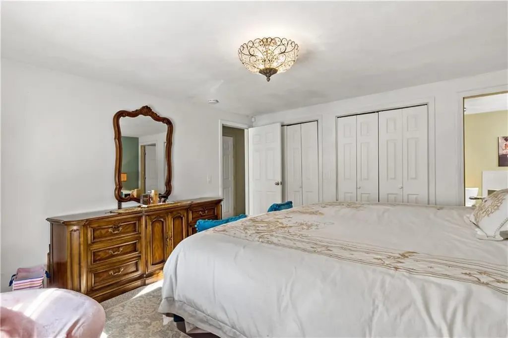 18 Pond Court North Providence RI 02904