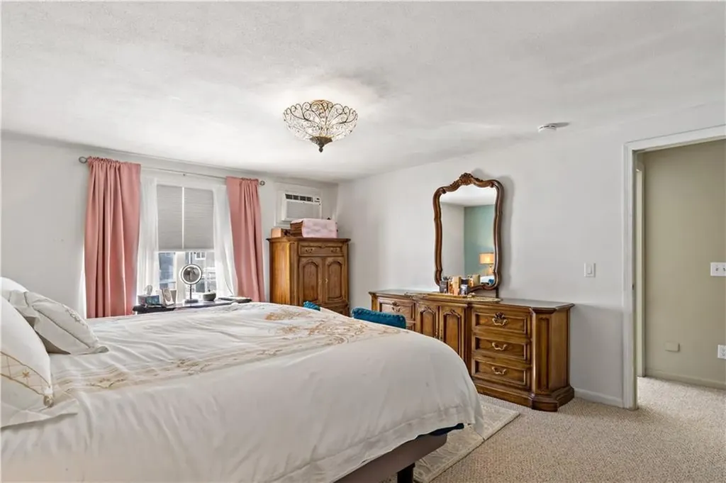 18 Pond Court North Providence RI 02904