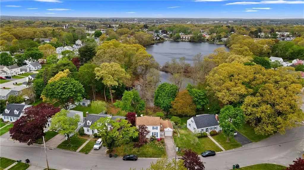 145 Massasoit Drive Warwick RI 02888