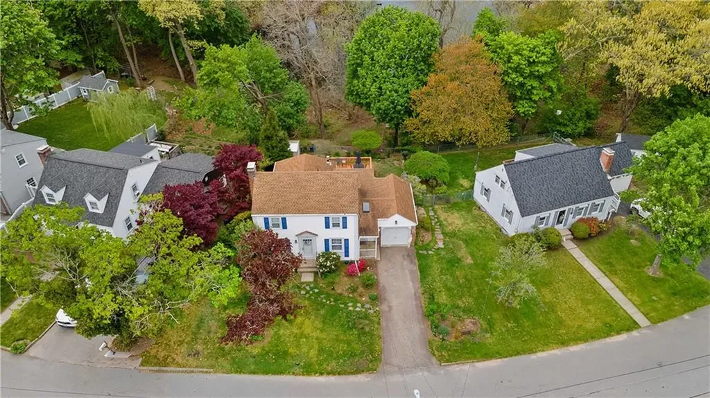 145 Massasoit Drive Warwick RI 02888