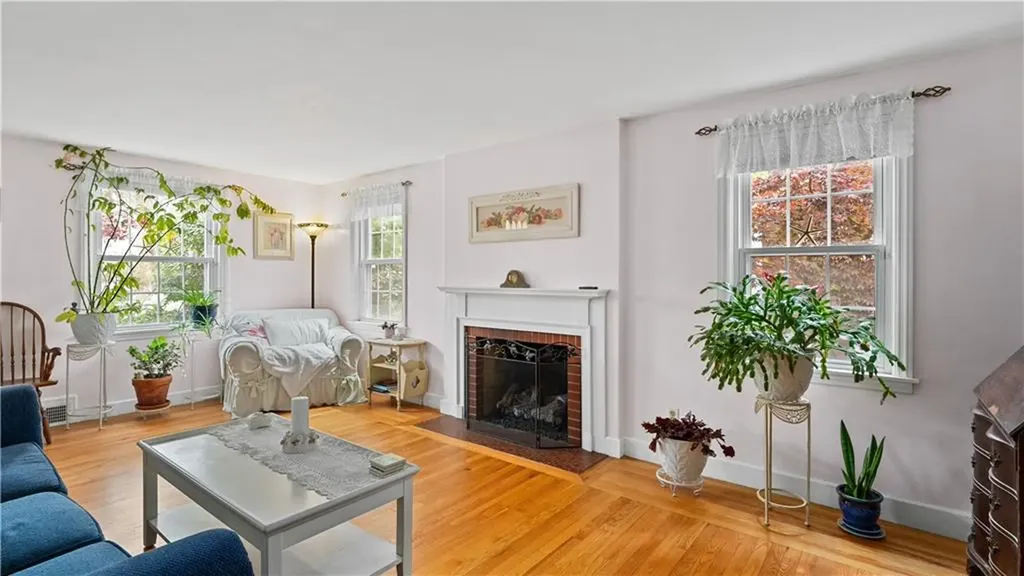 145 Massasoit Drive Warwick RI 02888