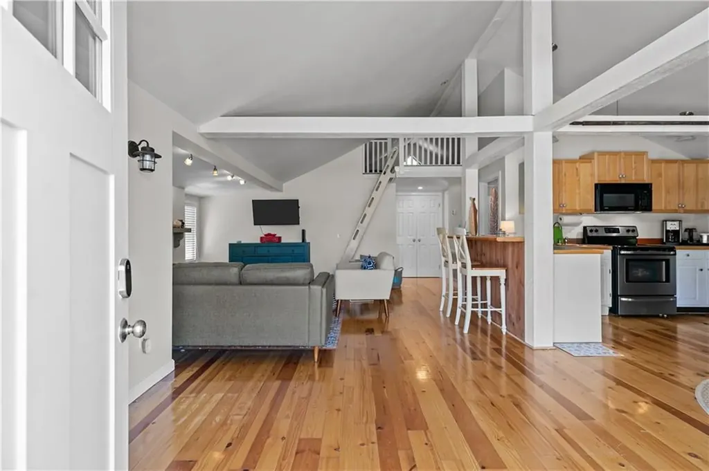 1024 Anthony Road Portsmouth RI 02871