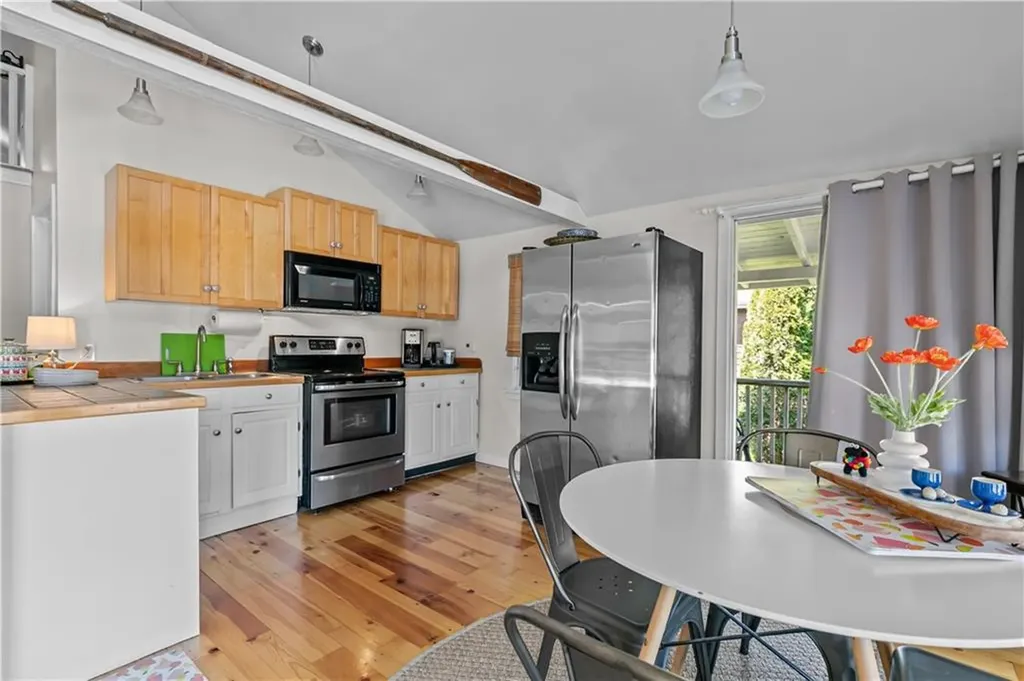 1024 Anthony Road Portsmouth RI 02871