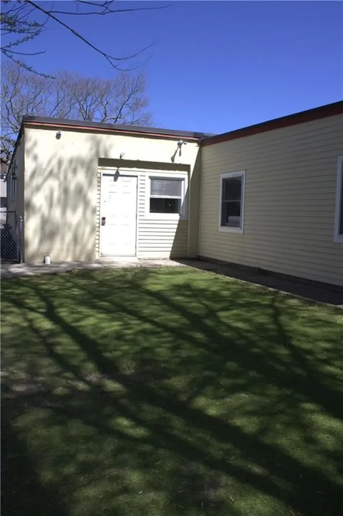 64 Bay Spring Avenue Barrington RI 02806