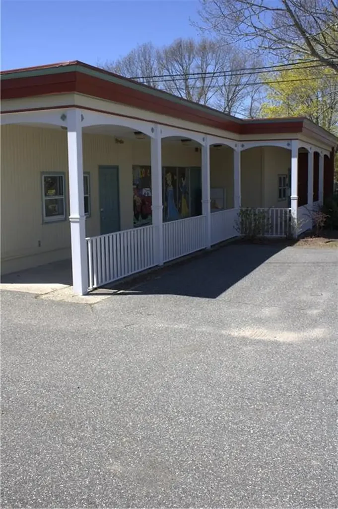 64 Bay Spring Avenue Barrington RI 02806