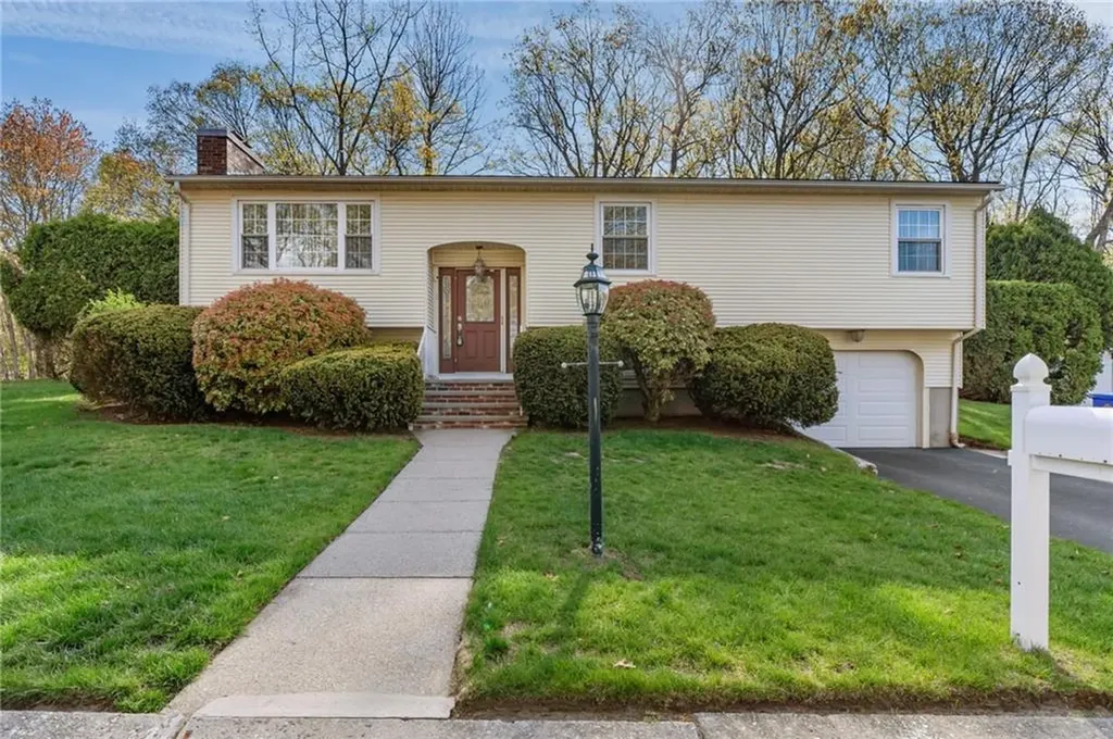 8 Joyce Drive North Providence RI 02911