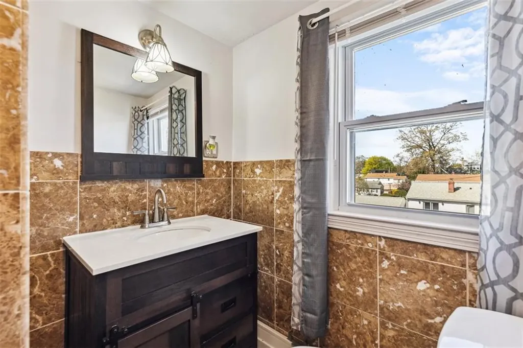 39 Oakland Drive West Warwick RI 02893