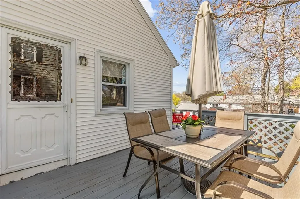 39 Oakland Drive West Warwick RI 02893