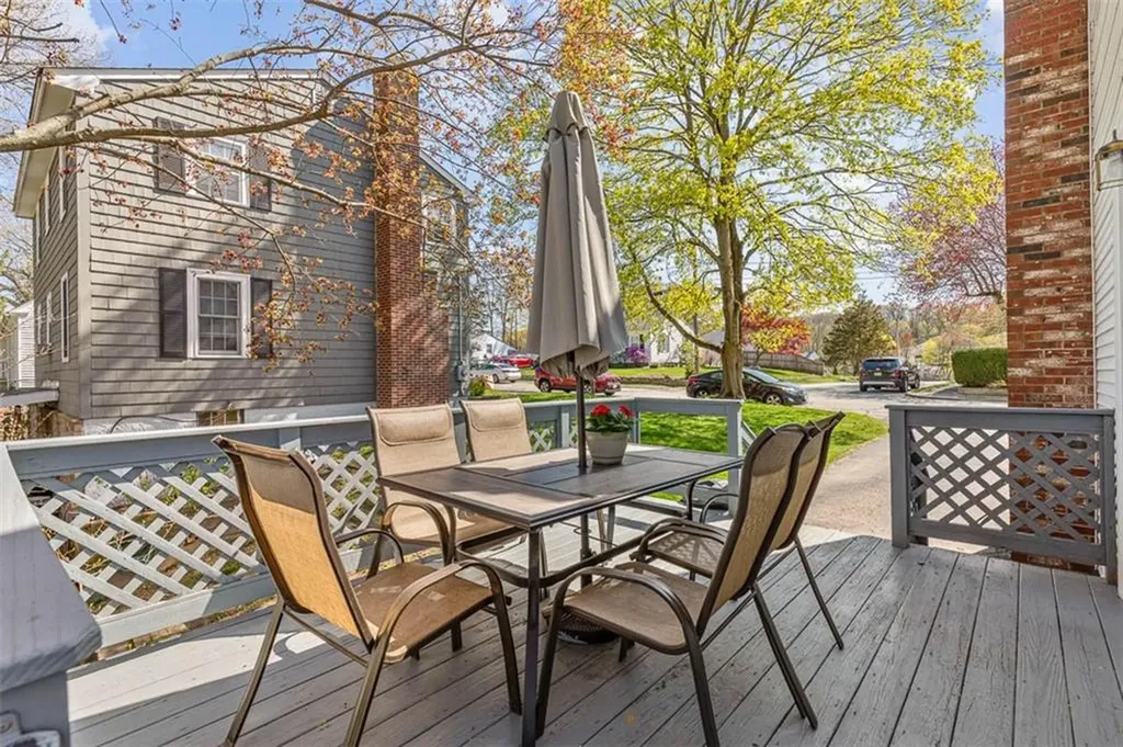 39 Oakland Drive West Warwick RI 02893