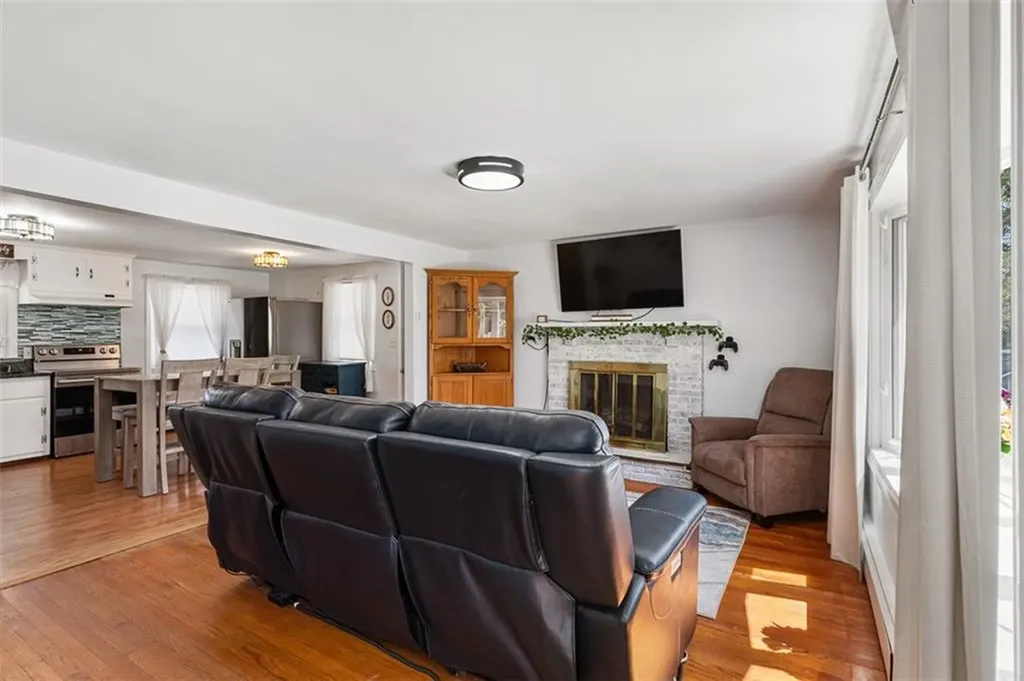 39 Oakland Drive West Warwick RI 02893