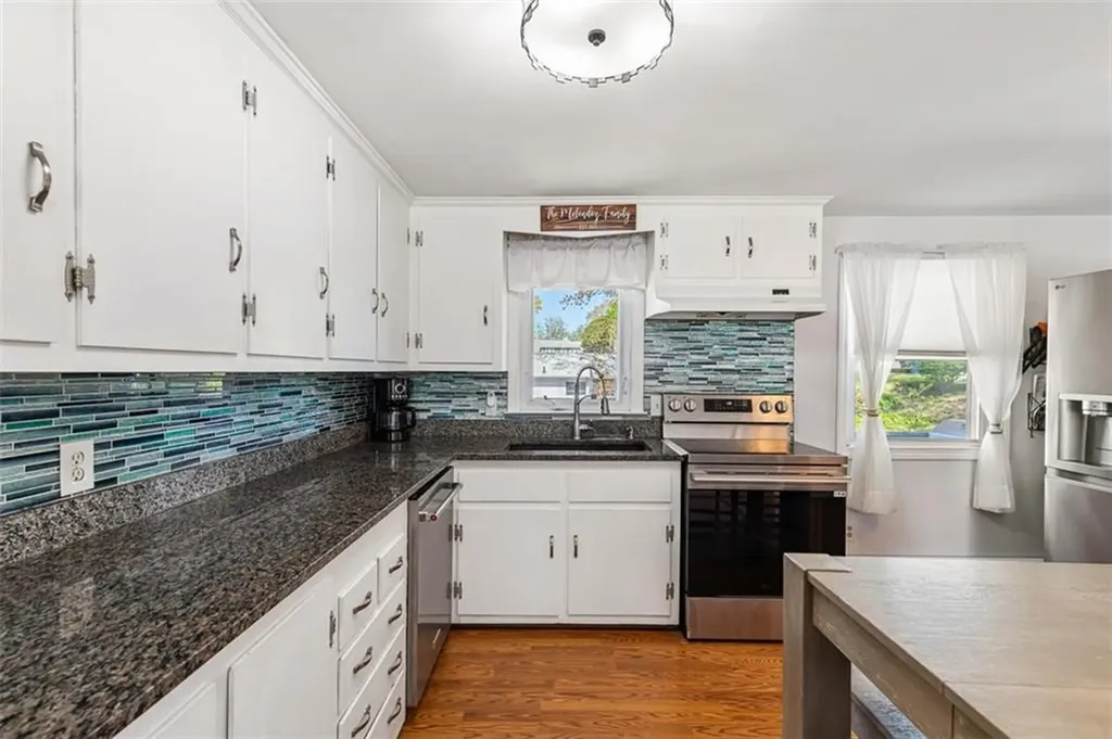 39 Oakland Drive West Warwick RI 02893