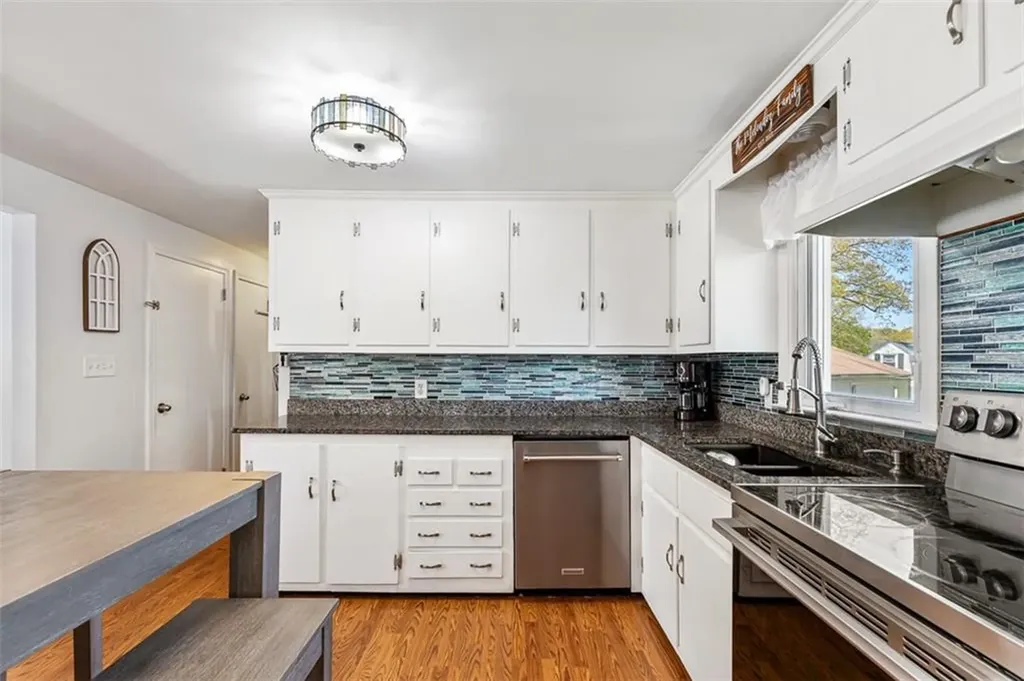 39 Oakland Drive West Warwick RI 02893