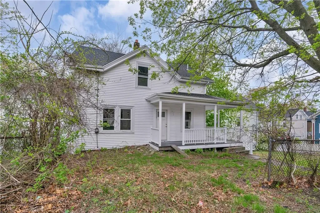 15 Lewis Street Woonsocket RI 02895