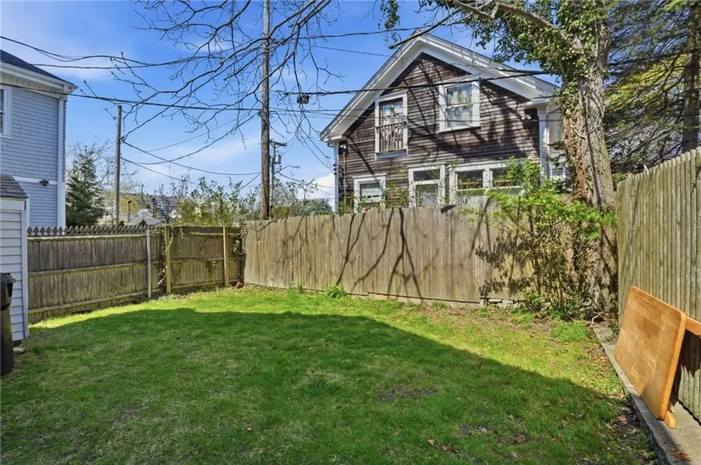 8 Mann Avenue Newport RI 02840
