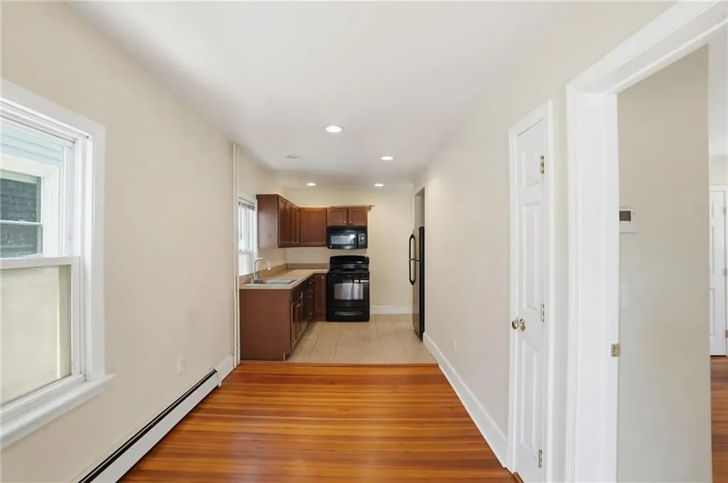 8 Mann Avenue Newport RI 02840