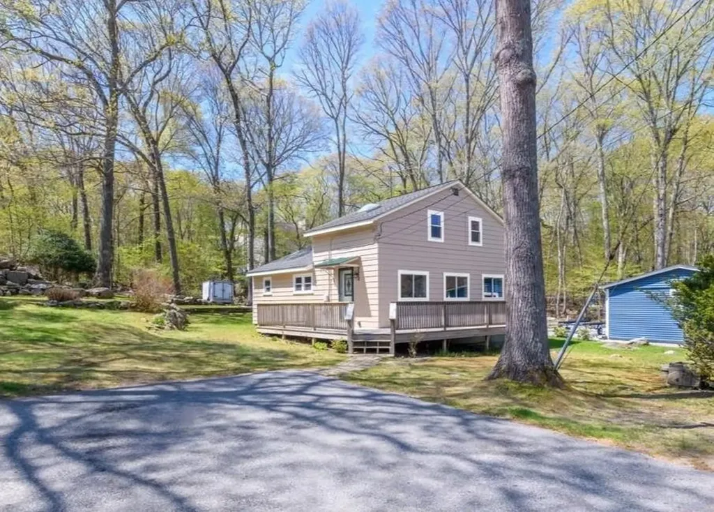281 Richardson Road Coventry RI 02816