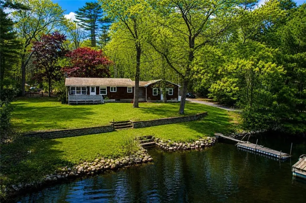 48 Allison Avenue Coventry RI 02816