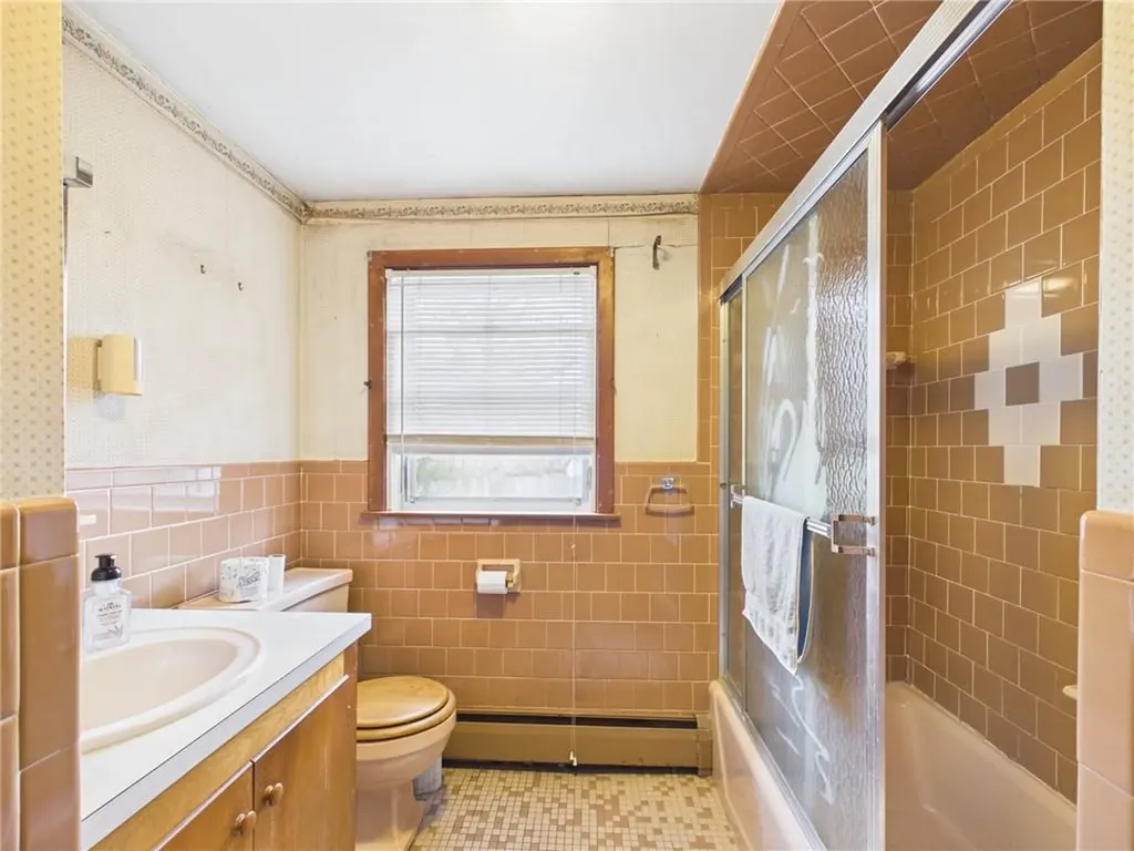 48 Allison Avenue Coventry RI 02816