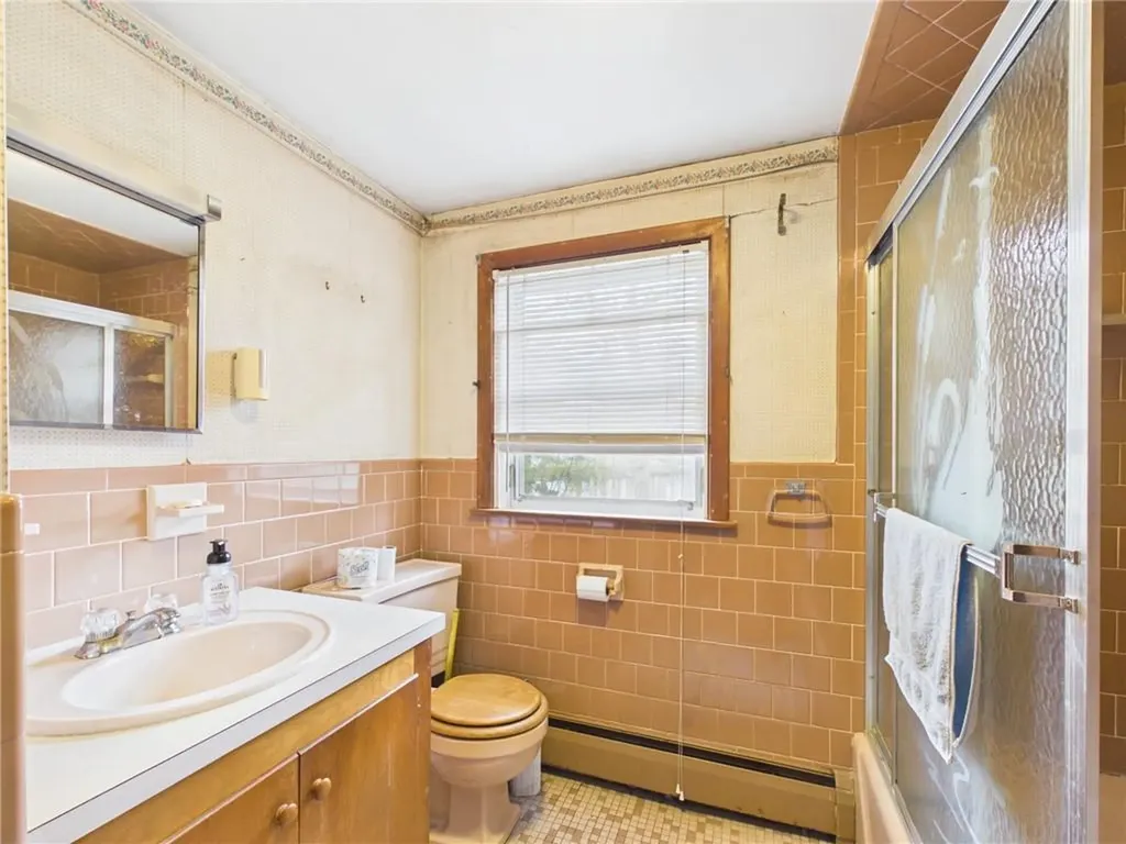 48 Allison Avenue Coventry RI 02816