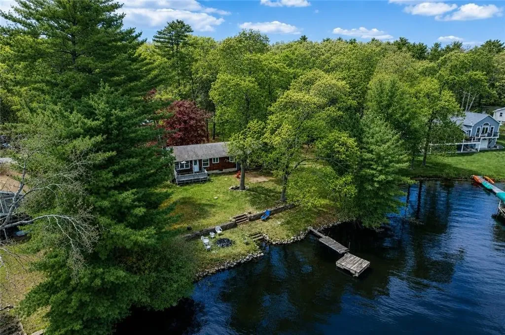 48 Allison Avenue Coventry RI 02816