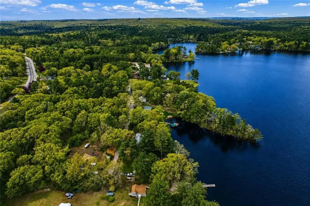 48 Allison Avenue Coventry RI 02816