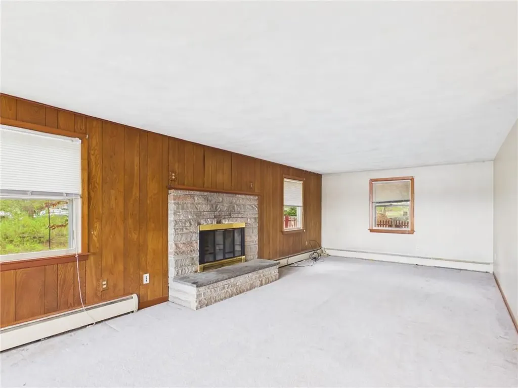48 Allison Avenue Coventry RI 02816
