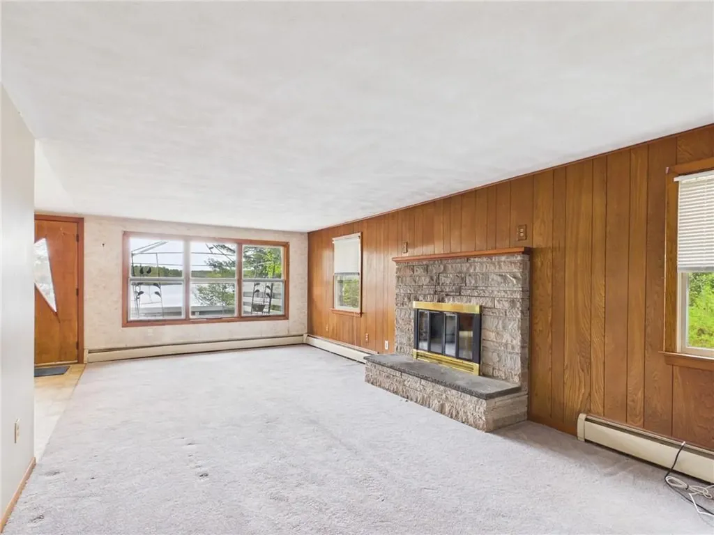 48 Allison Avenue Coventry RI 02816