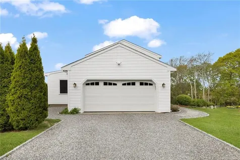 24 Patricia Ann Drive Bristol RI 02809