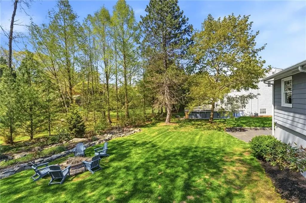 7 Meadowbrook Road Lincoln RI 02865